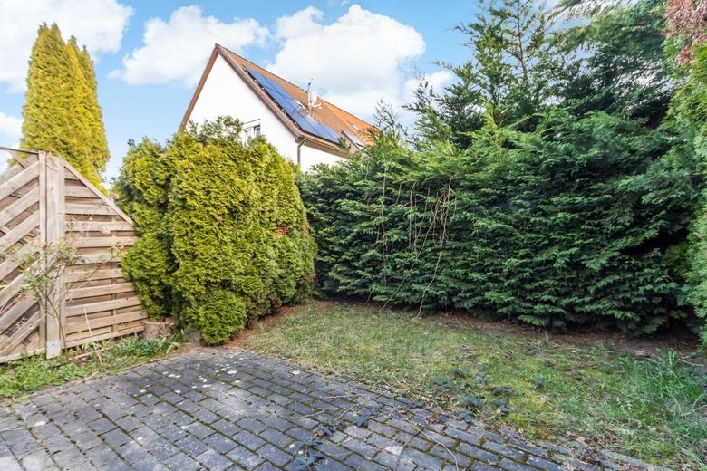 Charmantes Reihenmittelhaus mit viel Platz, Keller und Garten in gefragter Lage von Zwintschöna – Terrasse