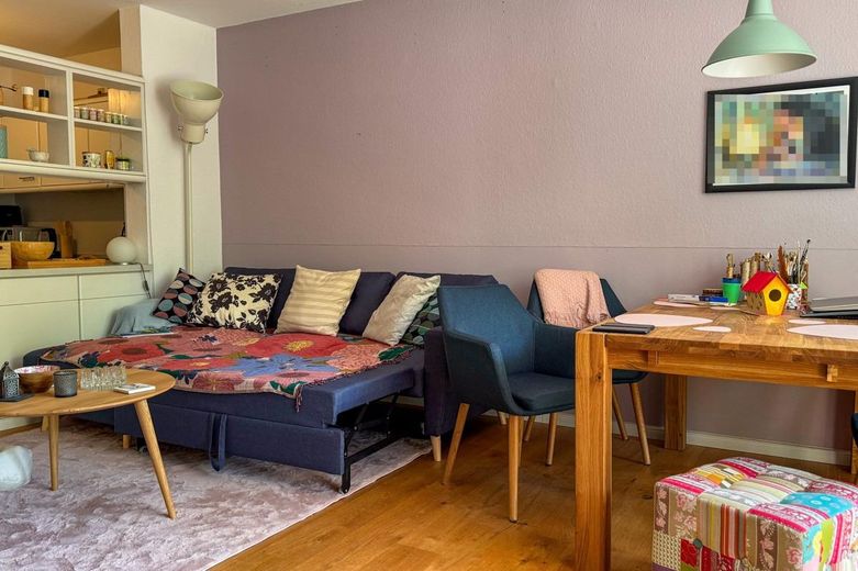 Charming 2-room apartment in the heart of Bremen – Wohnbereich