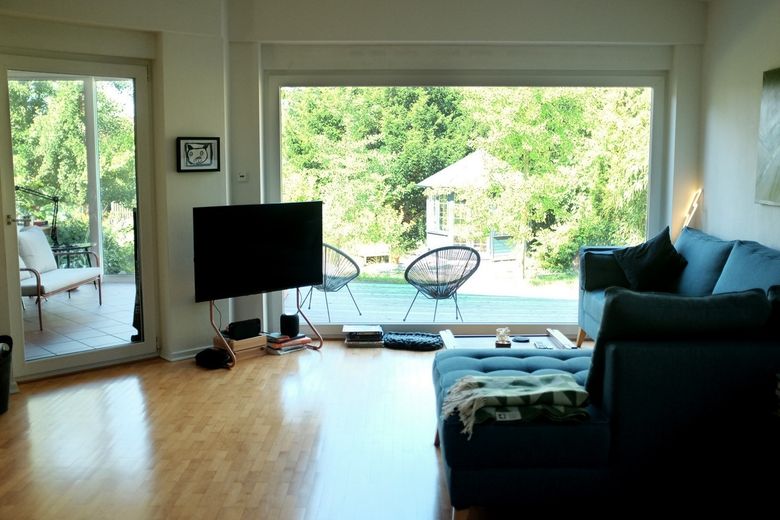 Euer Haus im Grünen: 192qm, großes Grundstück, Altbau-Charme – Wohnzimmer