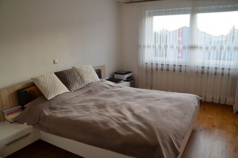 Provisionsfrei: Großzügige 4-Zimmer-Wohnung mit Balkon & Stellplatz in Neu-Ulm-Ludwigsfeld – Schlafzimmer