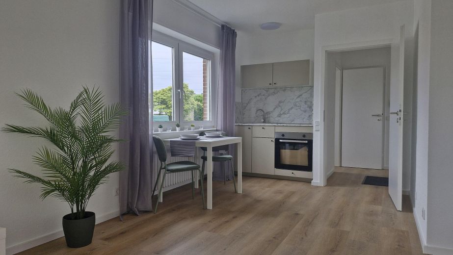 Top Kapitalanlage, möbliert, sofort frei, frisch renoviert, ohne Provision mit Balkon & Stellplatz – Küche
