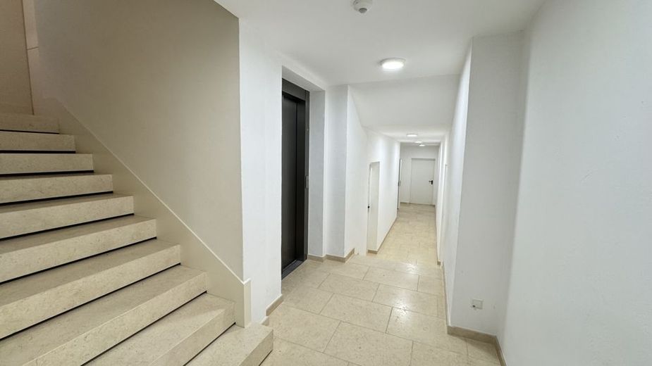 Exklusive Erdgeschosswohnung mit Tiefgarage und Aufzug im Stadtgartenviertel Hagen – Keller Flur
