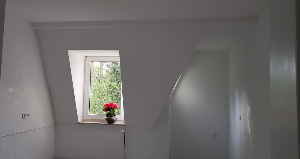 Küche mit Abstellraum