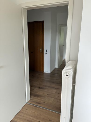Schöne, renovierte 2 Zimmer- Wohnung mit Balkon – Foto 7