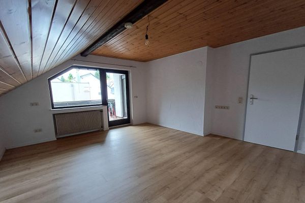 Gezellig 4-kamerappartement op de bovenste verdieping te huur in Biberach
