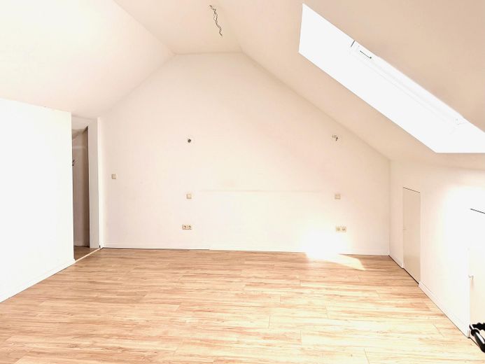 PROVISIONSFREI * HISTORISCHER CHARME & NEUBAUKOMFORT * A+ EFFIZIENZ * BAUERNHAUS AUF HOFANLAGE – Das Elternschlafzimmer 
