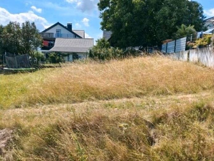 Klein bouwperceel in Spechbach, vrij van projectontwikkelaar, 234 vierkante meter, bouwrijp, alle nutsvoorzieningen aanwezig – Foto 1