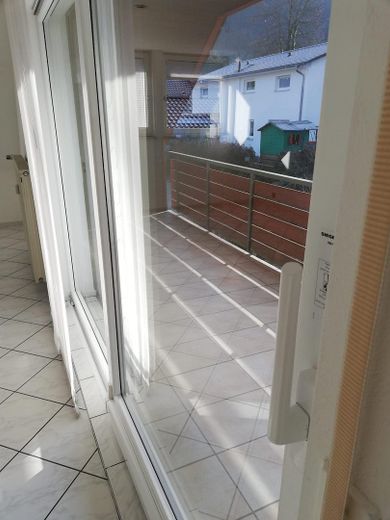 Gepflegte 5-Zimmer-Wohnung zum Verkauf – Balkontür