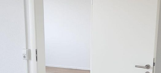 TOP sanierte, sonnige 3-Zimmer-Wohnung mit großem Balkon und Einbauküche in ruhiger Neubauanlage – Referenzfoto Wohnräume