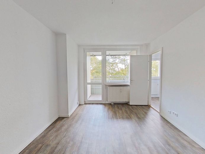 Modernes 1-Zi.-Apartment mit BALKON und EBK – Ansicht I: Wohn- und Schlafbe…