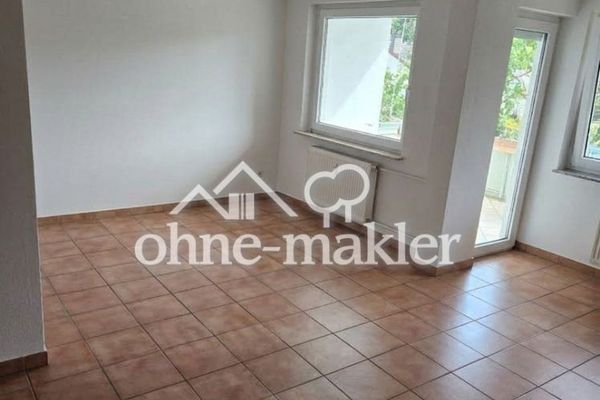 Bel appartement de 2 pièces avec cuisine équipée, balcon et place de parking à Sennestadt !