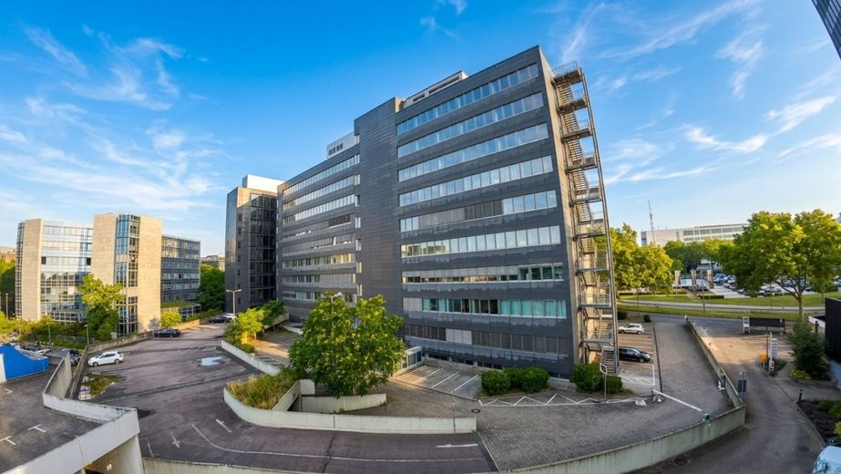 ATIK: *Weitblick* klimatisierte Büroflächen mit beeindruckender Aussicht in hervorragender Lage – Drohnenaufnahme