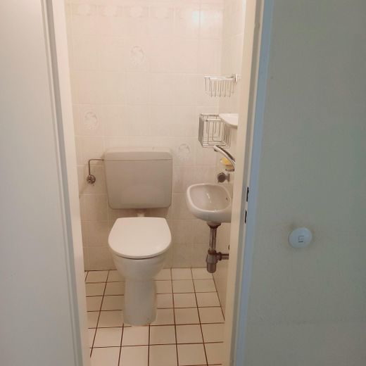 sonnige Wohnung mit Weitblick – Gästetoilette