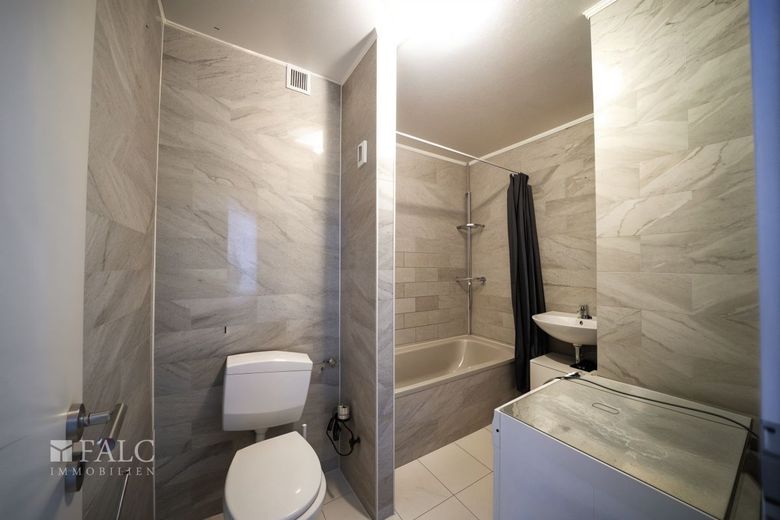 3-Zimmer-Wohnung mit Balkon - ideale Basis für Ihre Wohnideen – Bad