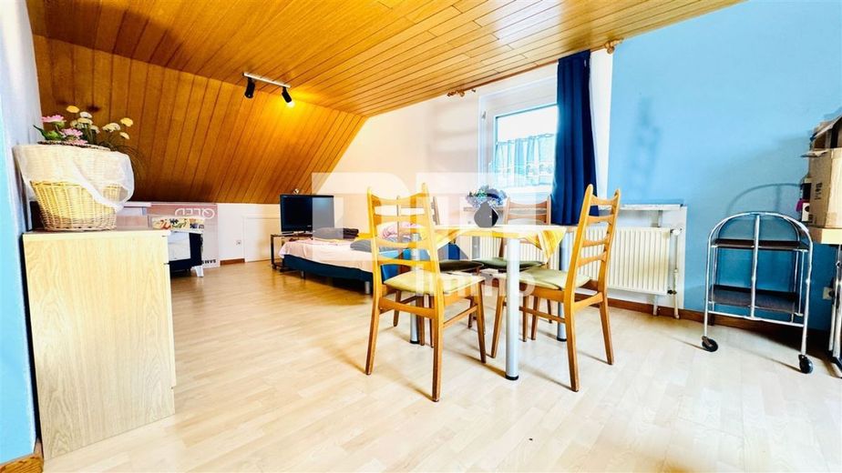 Modernisiertes Ein-/ Zweifamilienhaus inkl. PV-Anlage + 
Garage auf Traumgrundstück – OG / DG Reservezimmer