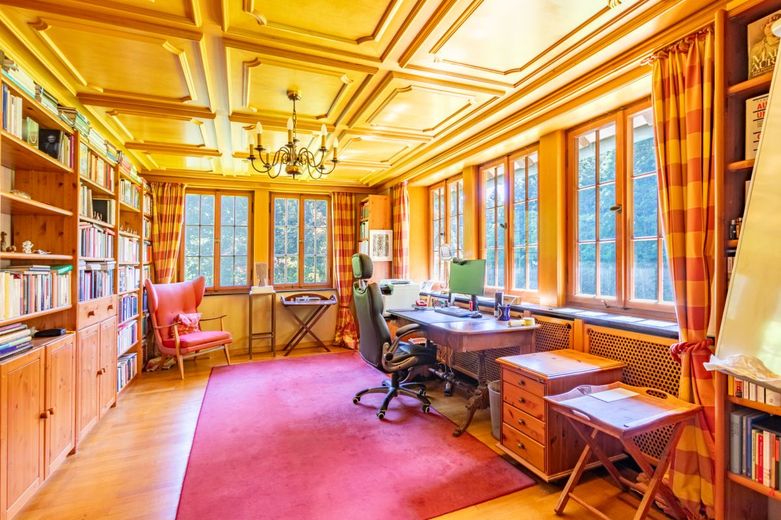 Arbeitszimmer