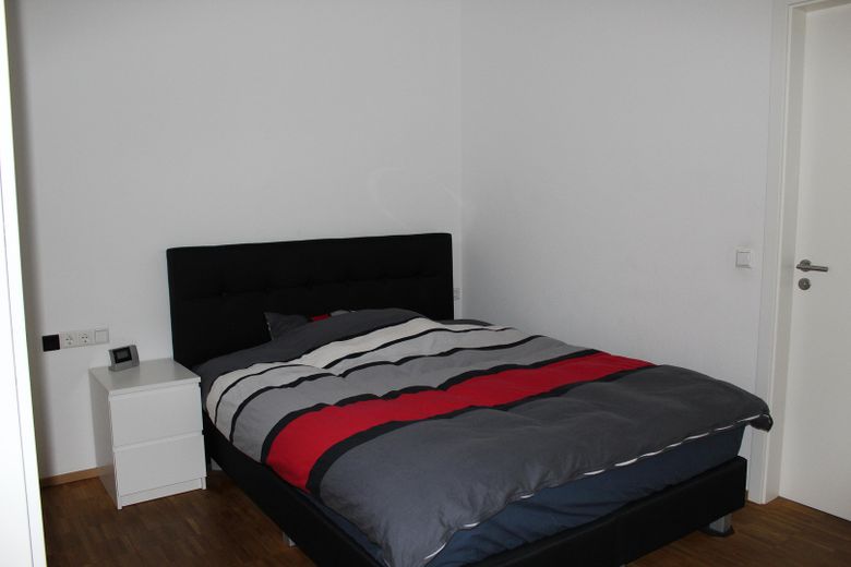 SENZA PROVVIGIONE! Moderno loft di 73 m² a Stoccarda-Nord con balcone + posto auto interrato – Schlafzimmer