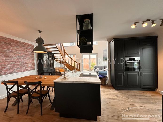NUOVA COSTRUZIONE
Appartamento maisonette moderno e arredato con gusto, con terrazza – 733071a7895a6c4e1aaf185400d46bae1d43678c.jpg