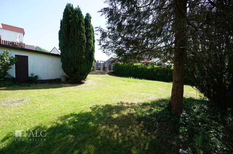 Familienhaus in ansprechender Lage (UKS) zu verkaufen! – Garten