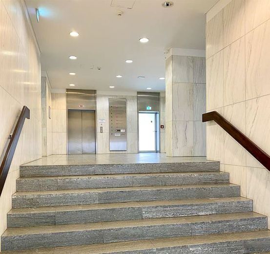 ATIK: *Weitblick* klimatisierte Büroflächen mit beeindruckender Aussicht in hervorragender Lage – Eingangsbereich