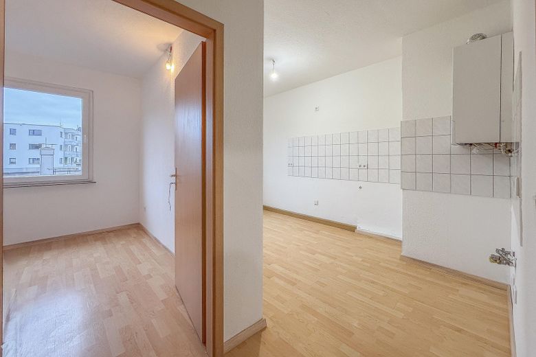 Flur zu Küche u. Arbeitszimmer