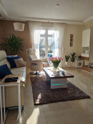 Appelhülsen: Zadbany bliźniak w spokojnej i zielonej ślepej uliczce – Wohnzimmer
