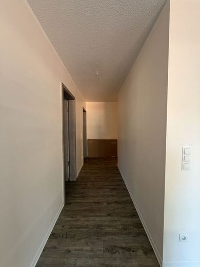 *Zentral gelegene 2 Zimmer Wohnung für Singles oder Pärchen per sofort zu vermieten !!!* – Flur