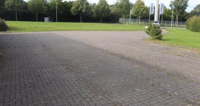 Bâtiment commercial moderne et massif à Bredenbek A210/A7 – Hofteil