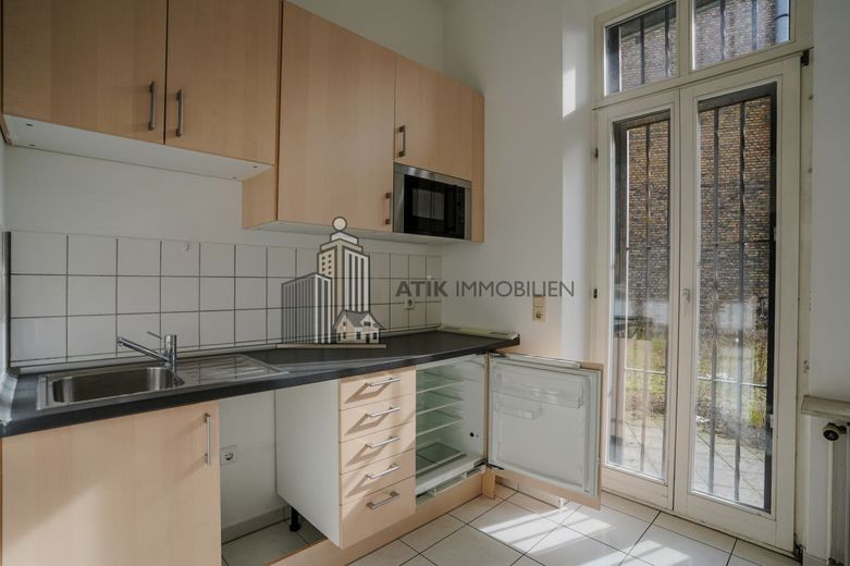 ATIK: Exklusive Bürofläche mit Altbaucharme und Terrasse im Zentrum - provisionsfrei – Küche