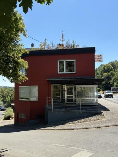 Viel Platz für Wohnen und mehr! – Seitenansicht