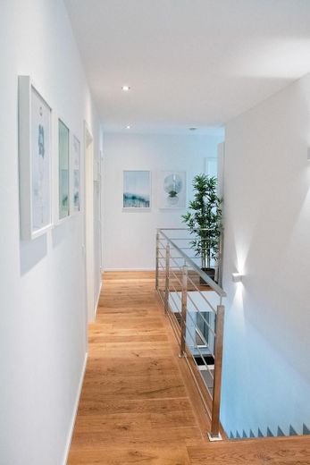 Esclusiva casa unifamiliare KfW-40 in tranquilla posizione a pendio esposto a sud – di alta qualità ed efficiente dal punto di vista energetico – Foto 14