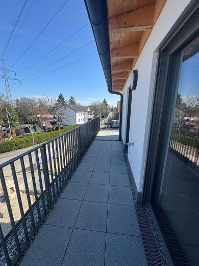 voll möbliert und mit echtem Penthouse-Flair - 2-Zimmer-Mietwohnung Allach-Untermenzing – Foto 2