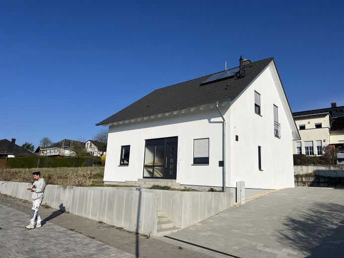 Neuwertiges EFH in bester Wohnlage – Foto 1