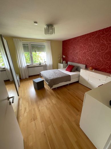 Appartamento di proprietà curato e senza commissioni, con garage – Schlafzimmer