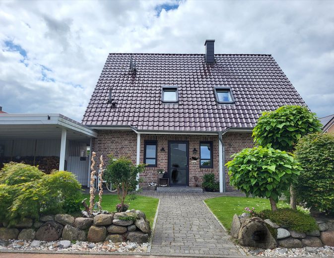 Traumhaftes Zuhause für die ganze Familie – Hochwertiges EFH im Apfelgarten mit Pool & Gartenoase – Фотографія 1