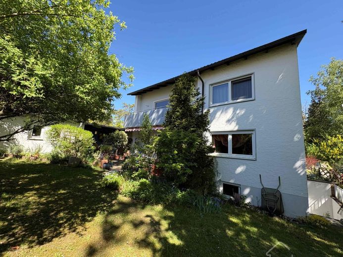 Gepflegtes Einfamilienhaus mit Garage und Garten in ruhiger u. gehobener Lage Erlangen – TITEL IMG_4542