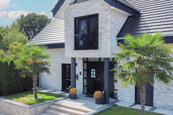 Ein Zuhause der Extraklasse mit Pool, Sauna und Whirpool in bester Lage von Knetterheide