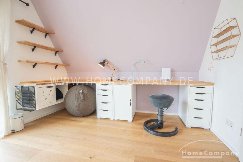 Wohnen im Grünen – Befristete Vermietung: Stilvolles Einfamilienhaus mit Garten  &  Terrasse in Olching – d8ee3606d422c4349391eeb5e8330cb64790fddd.jpg