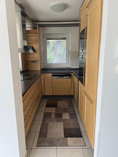 Esclusivo appartamento con terrazza, vista incantevole sul verde, ampie vetrate e garage – Foto 17