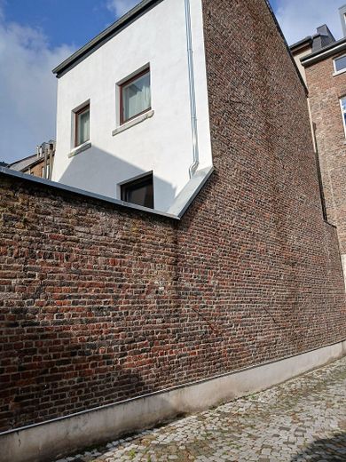 Renovierte 1-Zimmer-Wohnung mit 52 m² Innenhof in RWTH-Nähe – provisionsfrei – Fassade, Blick vom Nachbarhaus