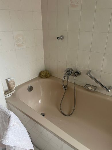 RMH, Heideviertel, ohne Provision, bezugsfrei – Badewanne im OG