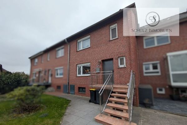Terraced mid-terrace house with garden, garage 102m² living space + approx. 78 m² additional usable area - lots of potential