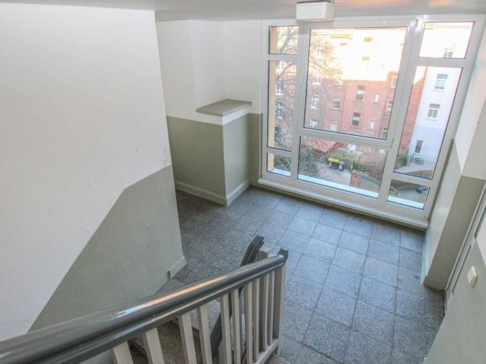 Provisionsfreie, vermietete 2-Zi.-Wohnung mit Wintergarten im Herzen von Erfurt! – Foto 1