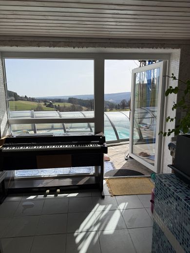 Haus für Individualisten + Genießer – UG Blick von Wellness nach Süd