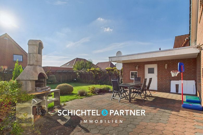 Surheide | Schickes Einfamilienhaus mit Terrasse, Garage und großem Garten – S&amp;P | Terrasse