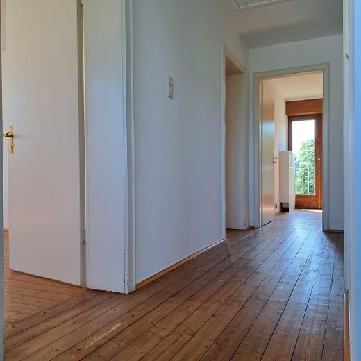 Schöner Holzboden im OG