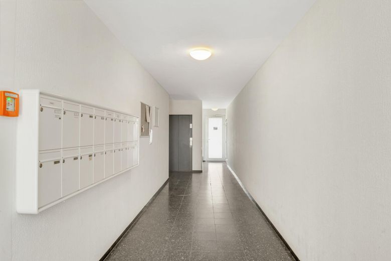 Erstbezug nach Kernsanierung: Exklusive Designerwohnung mit EBK, Balkon & TG-Stellplatz – Eingangsbereich