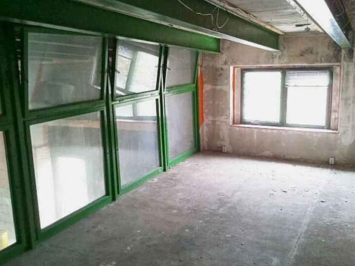 28.121 m² Gewerbegrundstück mit Halle & 11.000 m² Betonfläche in Weißenfels – Foto 1