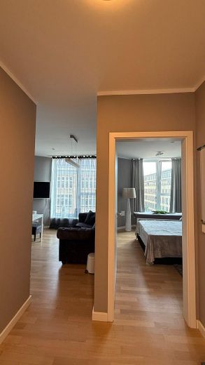 provisionsfreie 2 Zimmer Wohnung in Living 108, sofort bezugfrei, Aufzug, Sportraum, Dachterrasse – Flur