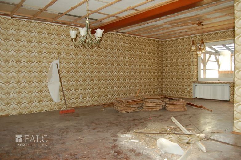 +++Immobile da ristrutturare con molto potenziale, senza commissioni!!!+++ – Wohnzimmer links_EG